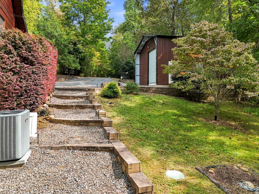 218 Kings Farm Road Property Photo 41
