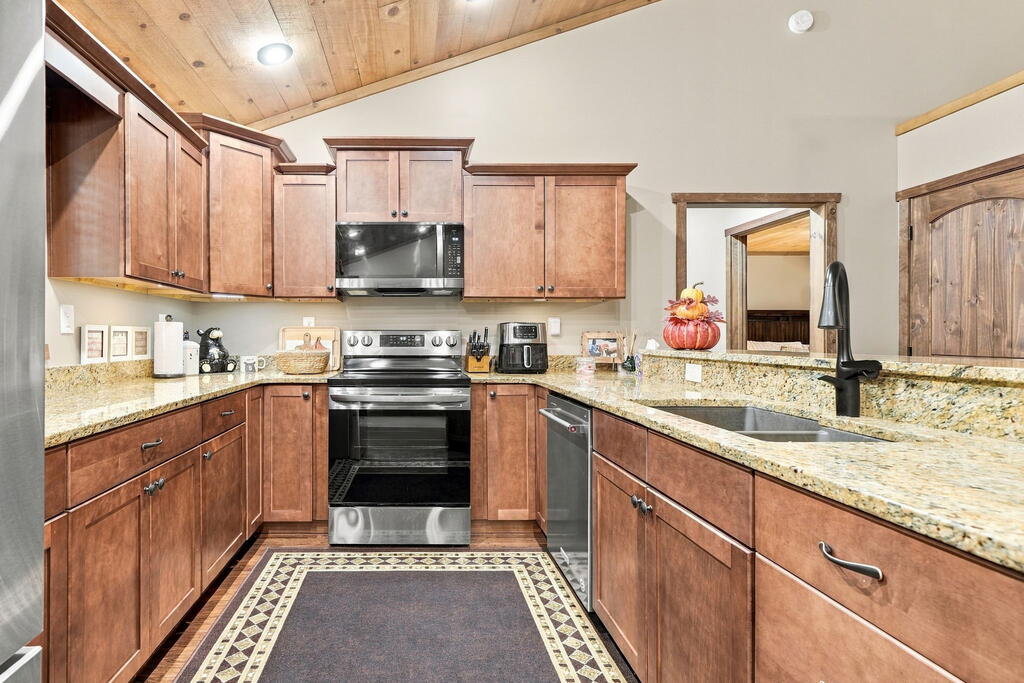 24 Jared Road Property Photo 9