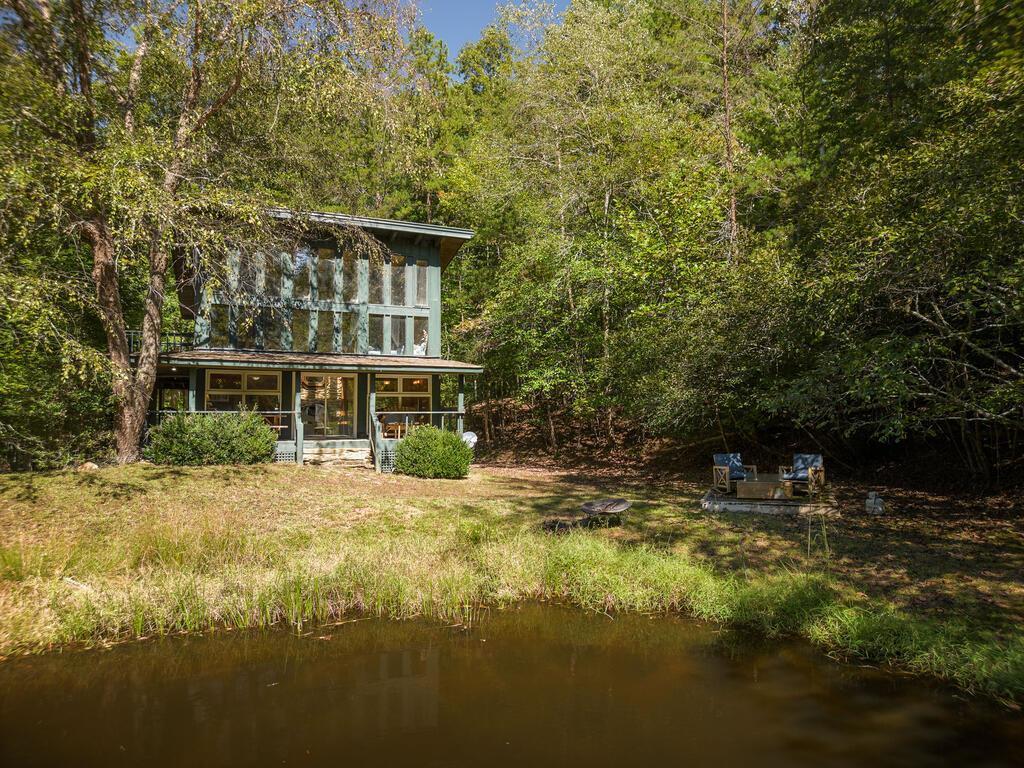427 Cross Creek Property Photo 1