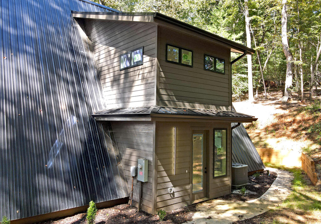211 E Goldmine Drive Property Photo 6