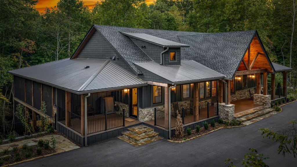 248 Weaver Creek Overlook Property Photo 4