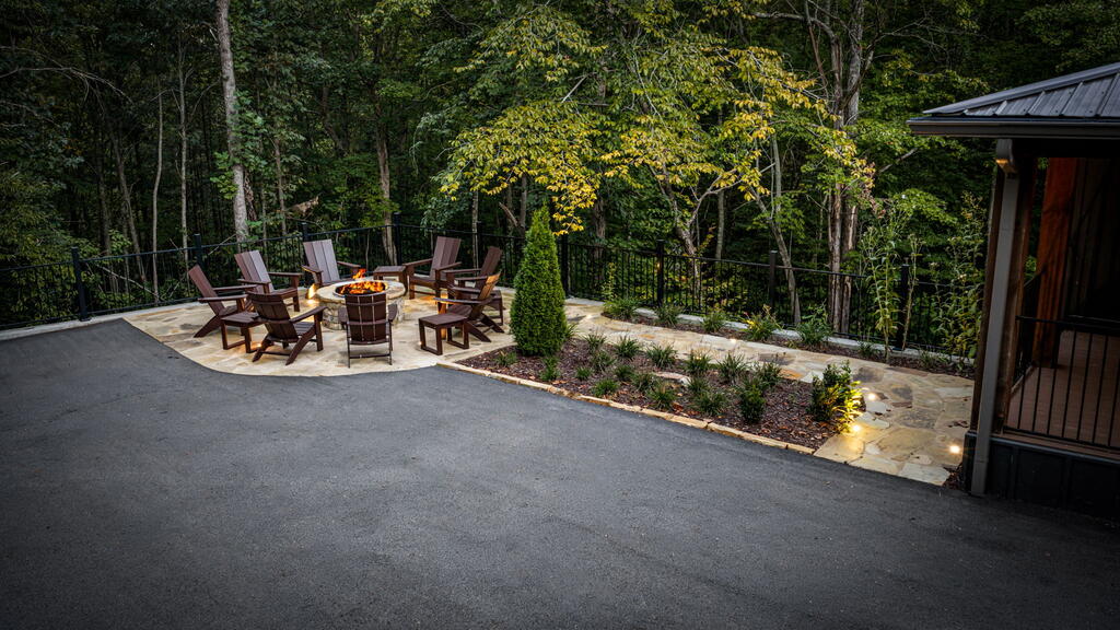 248 Weaver Creek Overlook Property Photo 5