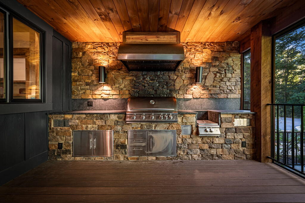 248 Weaver Creek Overlook Property Photo 34