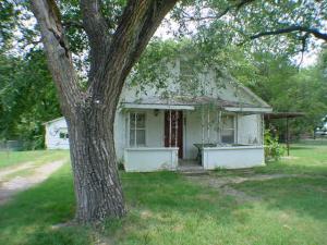 208 N McCracken Property Photo 1