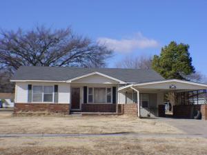 215 N McCracken Property Photo 1