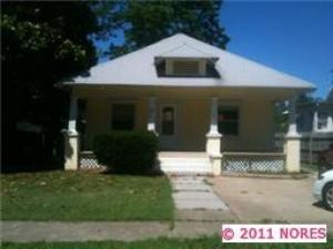 105 NW E Property Photo 1