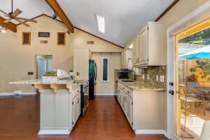 451642 Goshawk Lane Property Photo 9