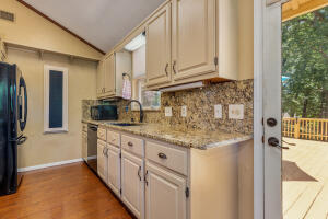 451642 Goshawk Lane Property Photo 10