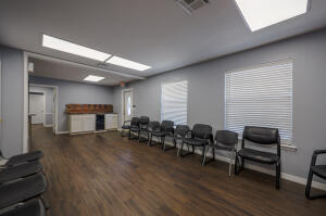 601 S Broadway Street Property Photo 3