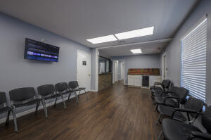 601 S Broadway Street Property Photo 4