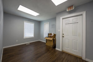 601 S Broadway Street Property Photo 10