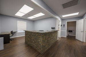 601 S Broadway Street Property Photo 18