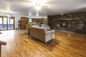 68596 E 385 Road Property Photo 5