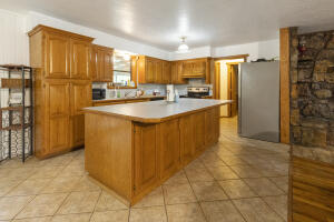 68596 E 385 Road Property Photo 9