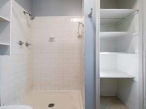1307 W 16th Street Property Photo 11