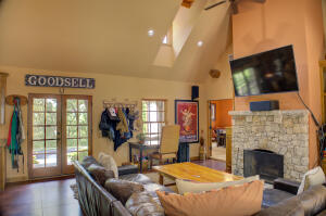 451514 Pheasant Circle Property Photo 3