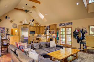 451514 Pheasant Circle Property Photo 4