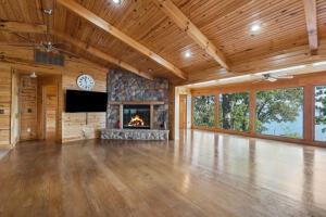 5342 E 524 Road Property Photo 7