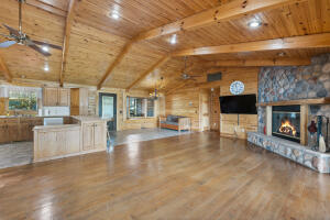 5342 E 524 Road Property Photo 8