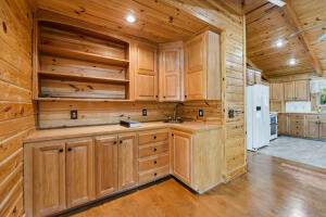 5342 E 524 Road Property Photo 15
