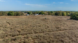 63900 E 330 Road Property Photo 6