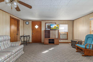 63900 E 330 Road Property Photo 10