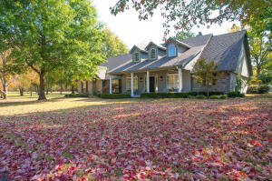 5070 Lake Breeze Road Property Photo