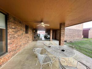 64201 E 256 Place Property Photo 5
