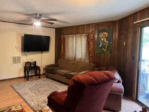 147 Oaks Road Property Photo 6