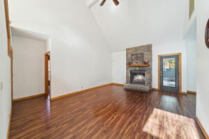 451868 Point Owoods Circle Property Photo 9