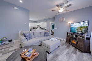 1168 W Osage Street Property Photo 5