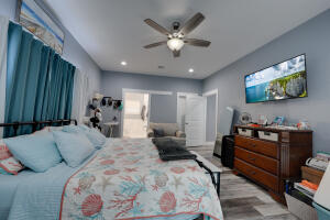 1168 W Osage Street Property Photo 10