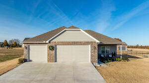 404 Fairway Circle Property Photo 1