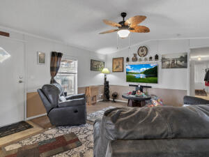 216/218 S Laure Lane
