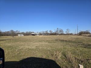 11801 S 600 Road Property Photo 2