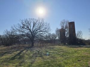 11801 S 600 Road Property Photo 6