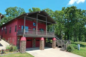 2260 Lower Waterfall Road Property Photo