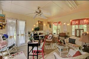 35868 S Highway 82 Property Photo 7