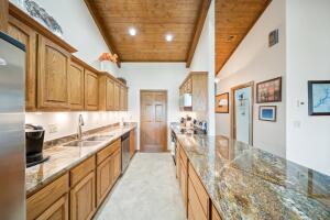 326 Private Road 93 Property Photo 13