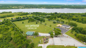 602 W 39th Street Property Photo 1