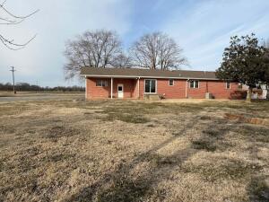 1022 S High School Avenue Property Photo 6
