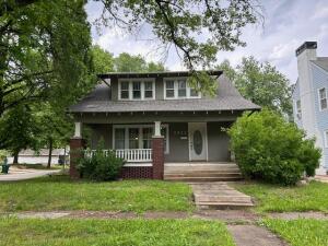 2823 Clark Avenue Property Photo 1