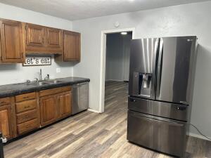 1820 Felix Avenue Property Photo 4