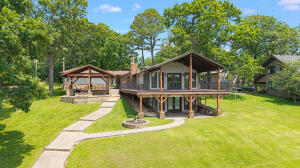 450866 Lake Shore Drive Property Photo