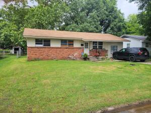 1825 Nw G Street Property Photo 1