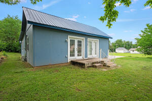 712 S Broadway Street Property Photo 1