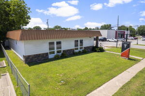 700 S Main Street Property Photo 1