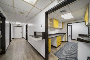 700 S Main Street Property Photo 19