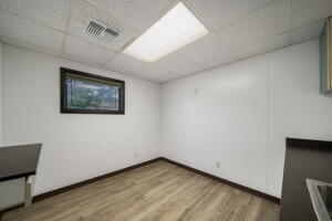 700 S Main Street Property Photo 20