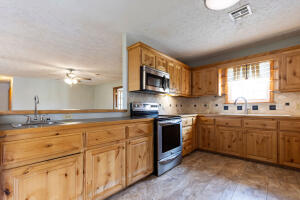 14831 E Highway 412 Property Photo 10